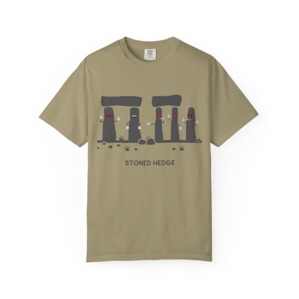 10427755800184084406_2048-1.jpeg This stoned hedge t-shirt features the grey rocks smoking joints