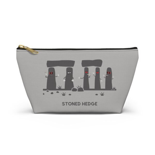 Front (82) This stoned hedge pouch t-bottom features the grey rocks smoking joints.