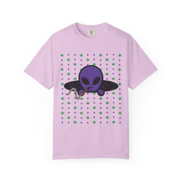 7349793383939555378_2048.jpeg Purple Alien Portal T-shirt features a purple alien popping out of a black hole smoking a blunt. weed pattern behind alien